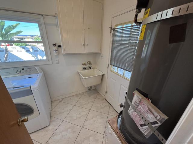 6369 Clara Lee Ave, San Diego CA: https://media.crmls.org/mediaz/a3fd0dd2-a1b0-4dfd-97b8-c6e6d2ec5577.jpg