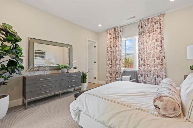 Detail Gallery Image 31 of 69 For 17028 Rendezvous Cir, San Diego,  CA 92127 - 5 Beds | 5/1 Baths