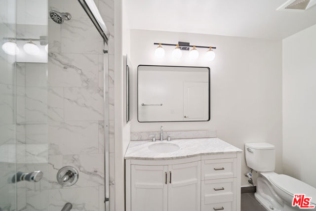 2335 S Bentley Avenue, Los Angeles CA: https://media.crmls.org/mediaz/a3fe7d9b-568c-4b68-a46f-47c79b72a159.jpg