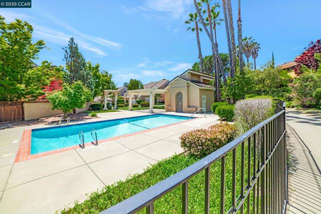 1364 Canyon Side Ave, San Ramon CA: https://media.crmls.org/mediaz/a3fe8586-cde3-4b20-bd27-a14fbe12ff63.jpg