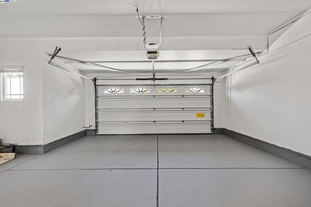 4227 Becerra Dr, Fremont CA: https://media.crmls.org/mediaz/a3feb496-92f0-4161-8b03-e00a25ed2e9a.jpg