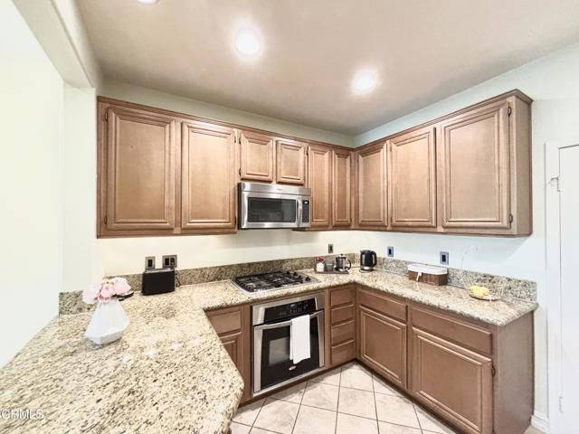 1430 Windshore Way, Oxnard CA: https://media.crmls.org/mediaz/a3febdad-398d-44e3-9cd0-d48142953ea4.jpg