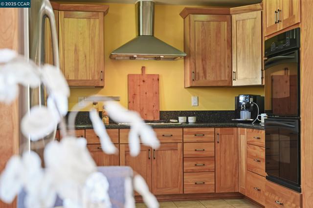 2 Kulani Ln, Pleasant Hill CA: https://media.crmls.org/mediaz/a3ff3f82-eb48-4b8f-924d-f1fe89d99f00.jpg