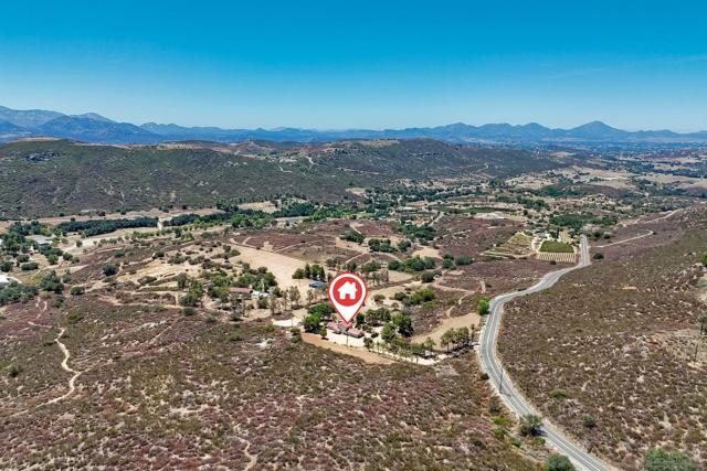 25861 E Old Julian Hwy, Ramona CA: https://media.crmls.org/mediaz/a3ff780c-66a3-4188-8936-be38ac3ad58d.jpg