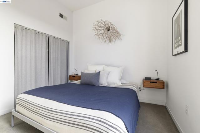 630 Thomas L Berkley Way, Oakland CA: https://media.crmls.org/mediaz/a3ffa723-165b-4e14-a378-5049273855c9.jpg