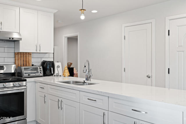 Detail Gallery Image 9 of 31 For 1328 Richmond Rd, Santa Paula,  CA 93060 - 3 Beds | 2 Baths