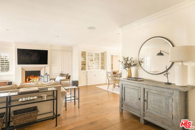 678 Loring Avenue, Los Angeles CA: https://media.crmls.org/mediaz/a4000556-3a0c-4d71-b3b8-c2cd6131238a.jpg