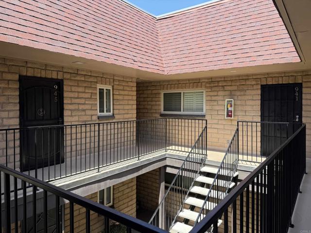 Detail Gallery Image 33 of 42 For 941 D Avenue, Coronado,  CA 92118 - 2 Beds | 1 Baths
