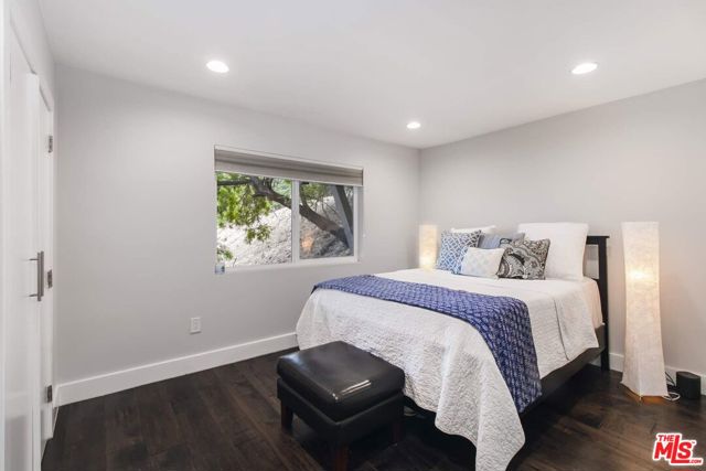 3200 Wrightwood Drive, Studio City CA: https://media.crmls.org/mediaz/a400f4fd-1064-4013-b4fd-7d7ee1b733f0.jpg