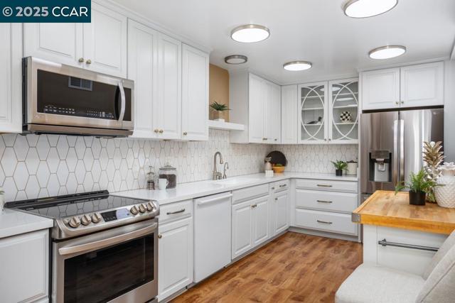 3520 Rossmoor Parkway, Walnut Creek CA: https://media.crmls.org/mediaz/a4021f4d-d411-4a63-8f20-67f73ac338e3.jpg
