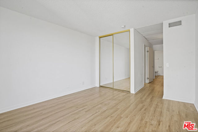 10751 Wilshire Boulevard, Los Angeles CA: https://media.crmls.org/mediaz/a4025774-d647-43b8-8fc0-5619f93f6924.jpg