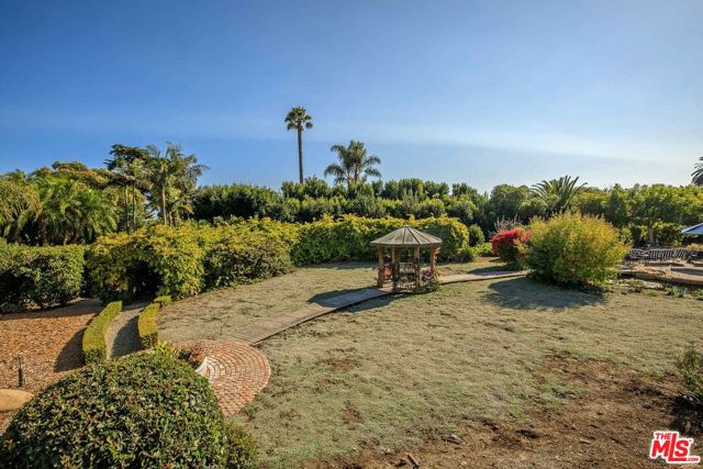1601 Alisa Estate, Santa Barbara CA: https://media.crmls.org/mediaz/a40270a4-6392-41d0-a948-6550b3292f19.jpg