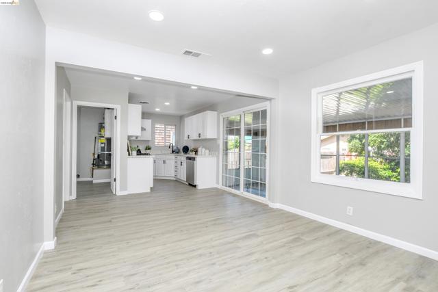 Image 10 of 40 For 120 Hillcrest Ave