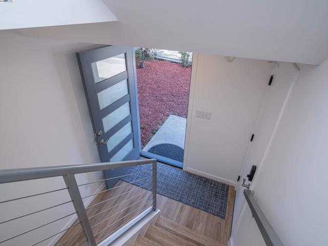 532 Heathcliff Dr, Pacifica CA: https://media.crmls.org/mediaz/a4033aab-d2cf-4db8-b1b1-36bc374aa99e.jpg