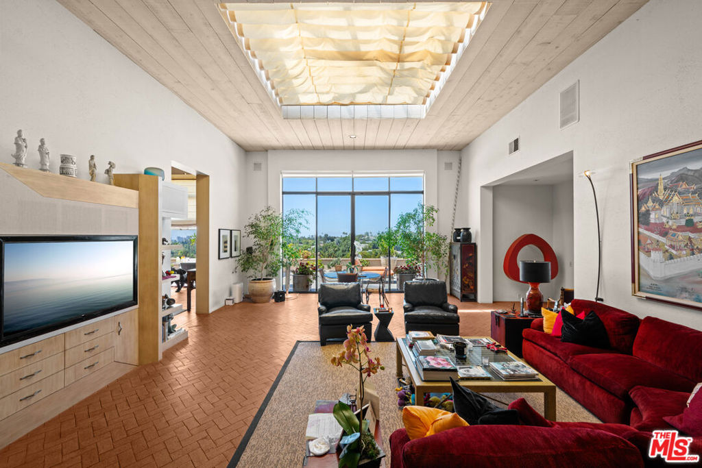 MLS #25595643 image #13