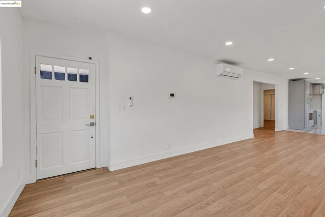 2906 Adeline St, Oakland CA: https://media.crmls.org/mediaz/a4041f74-121d-4015-be7a-1902e5d41cc2.jpg