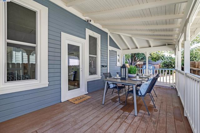 624 N 17Th St, San Jose CA: https://media.crmls.org/mediaz/a4048006-4f05-4c88-b313-7f27a4b99720.jpg
