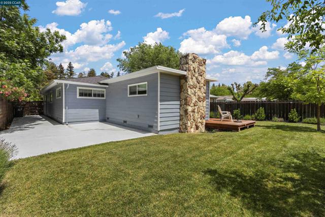 225 Babette Ct, Pleasant Hill CA: https://media.crmls.org/mediaz/a404bb4b-dcc0-4125-89c9-162c35577d30.jpg