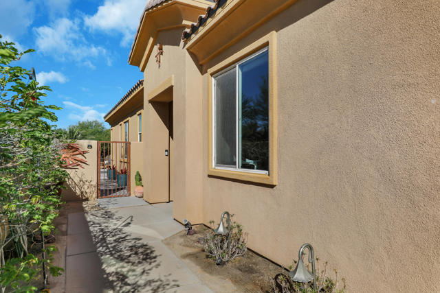 Image 34 of 48 For 67252 Zuni Court