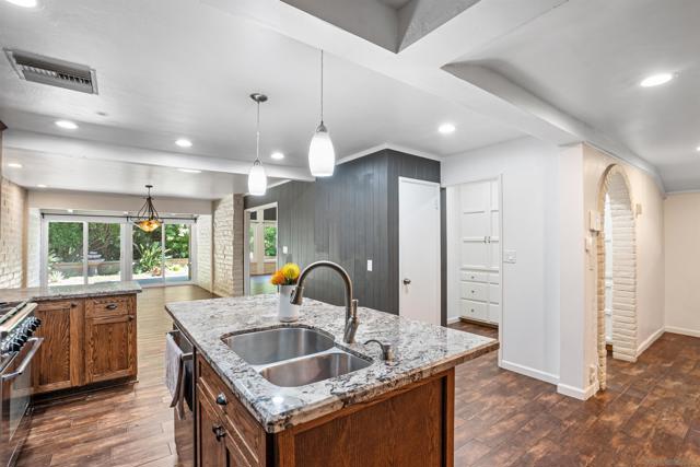 4201 Avenida Gregory, Spring Valley CA: https://media.crmls.org/mediaz/a404ff92-bacf-48f5-840f-369c0cfc1f64.jpg