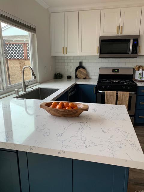 Detail Gallery Image 4 of 10 For 813 Reef, San Diego,  CA 92154 - 4 Beds | 2 Baths