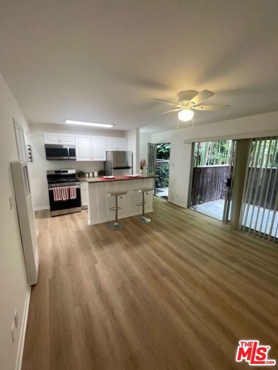 1453 S Westgate Avenue, Los Angeles CA: https://media.crmls.org/mediaz/a4055dd4-8185-468c-81c1-9e37d06cd42a.jpg