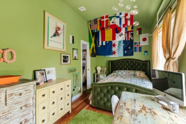 4953 Alta Canyada Road, La Canada Flintridge CA: https://media.crmls.org/mediaz/a4056cb9-20a0-4d3e-ba91-6ea9710f75b1.jpg