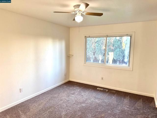 2139 Chestnut Dr, Pittsburg CA: https://media.crmls.org/mediaz/a4057770-099e-45bf-b249-f6f6015483e9.jpg