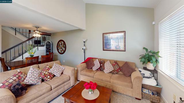 9 Aquamarine Ct, Hercules CA: https://media.crmls.org/mediaz/a40590fd-980d-4e64-ae0d-fac62c42881e.jpg