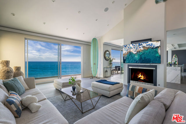 19640 Pacific Coast Highway, Malibu CA: https://media.crmls.org/mediaz/a4063d3a-1841-4b6c-b30e-9a977773671c.jpg