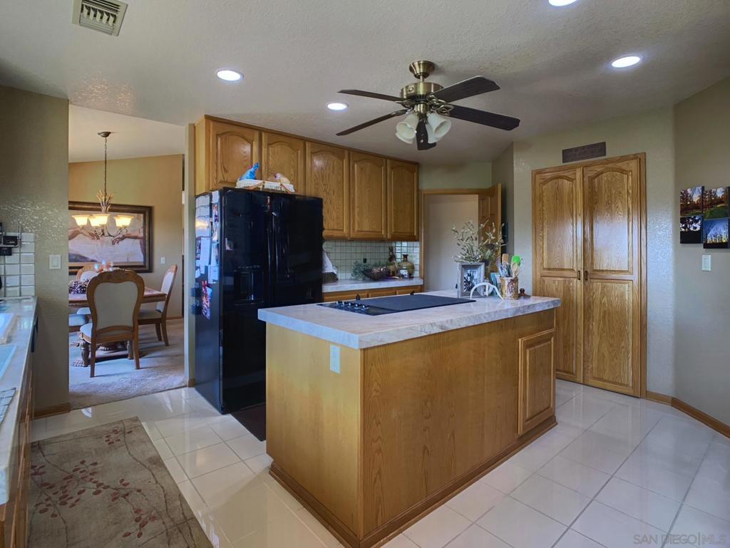 MLS #250023781SD img 18