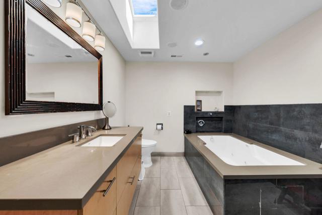 1024 Berkeley Avenue, Menlo Park CA: https://media.crmls.org/mediaz/a40709eb-c47f-48a8-9cc8-4bca989b94cb.jpg