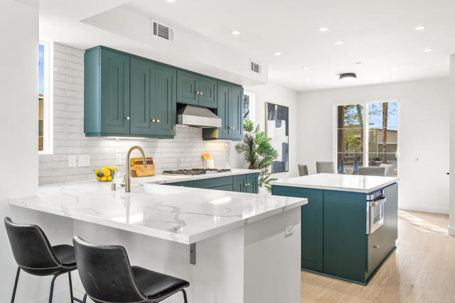 4315 Vantage Lane, Palm Springs CA: https://media.crmls.org/mediaz/a407cff9-2e44-4e9f-a7e5-0f285577e72d.jpg