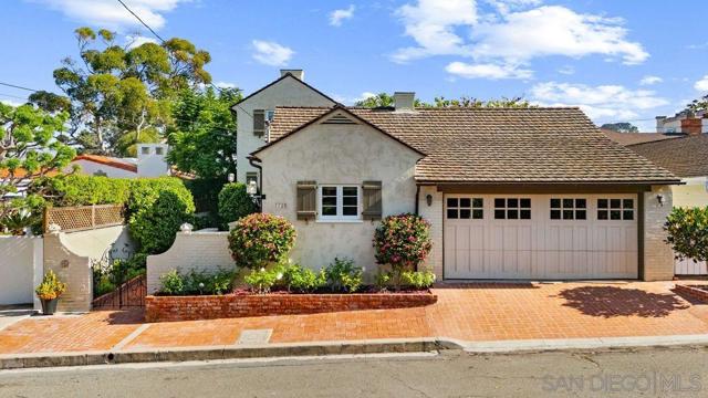 7725 Whitefield Pl, La Jolla CA: https://media.crmls.org/mediaz/a408fec5-f8db-45af-97ee-62f513b52116.jpg
