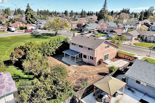 1425 Forest Dr, Turlock CA: https://media.crmls.org/mediaz/a40a763f-5890-43ef-a402-3fb07110538d.jpg