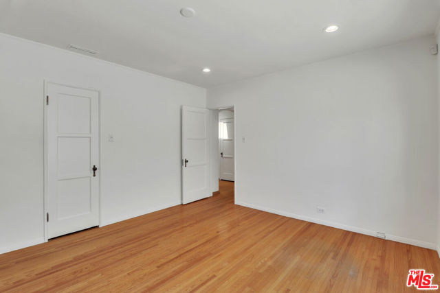 1107 Alfred, Los Angeles CA: https://media.crmls.org/mediaz/a40a8edb-fdc0-4d1c-9fce-6bcc729dc783.jpg