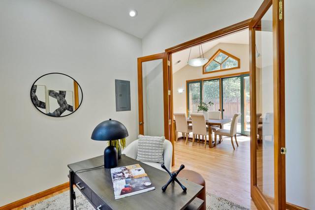 1625 Hazelaar Way, Los Altos CA: https://media.crmls.org/mediaz/a40b081b-eaed-42b7-8854-d92ea6eba45d.jpg