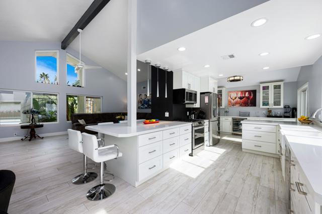 72915 Skyward Way, Palm Desert CA: https://media.crmls.org/mediaz/a40b47eb-a628-4747-8e28-81f92423bd7f.jpg