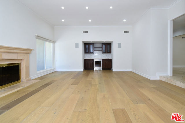 23637 Park Belmonte, Calabasas CA: https://media.crmls.org/mediaz/a40b4b17-2c25-4a63-b31c-4e2bc6f6f28f.jpg