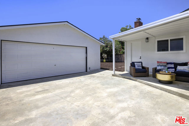 21109 Longworth Avenue, Lakewood CA: https://media.crmls.org/mediaz/a40b54c3-7040-42ec-a7c1-274d7e4967f1.jpg
