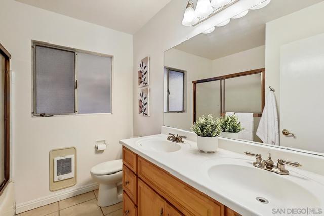 3918 Calavo Dr, La Mesa CA: https://media.crmls.org/mediaz/a40b8fdb-aa01-4698-955b-23755473cee7.jpg