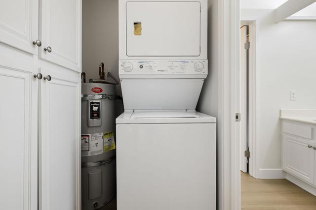 47 Portola Drive, Palm Springs CA: https://media.crmls.org/mediaz/a40c208a-c1ec-4edc-8463-fa1b0513c0b1.jpg