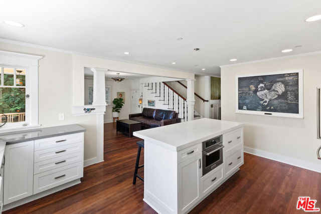 720 Strand Street photo 17