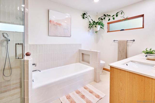 4176 E Arrieta Circle, La Mesa CA: https://media.crmls.org/mediaz/a40e8e59-d333-4e9c-8a0a-4743b1ad156d.jpg