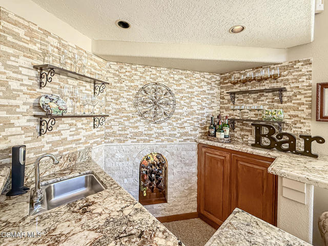 11535 Northdale Drive, Moorpark CA: https://media.crmls.org/mediaz/a40efd99-3a1d-49c1-8efa-fe88107239be.jpg