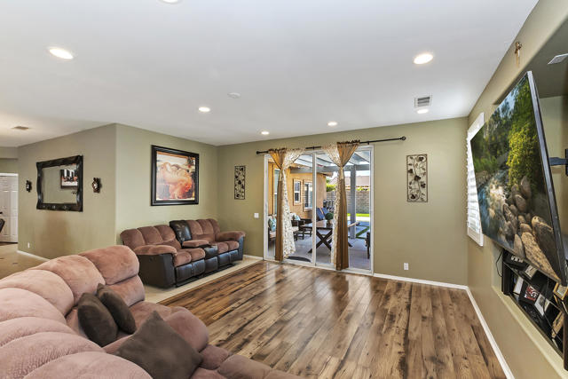 023_Family Room