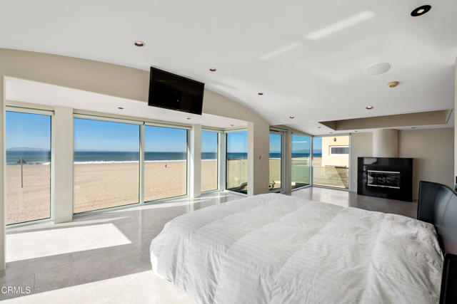Detail Gallery Image 21 of 67 For 4015 Ocean Dr, Oxnard,  CA 93035 - 4 Beds | 5 Baths