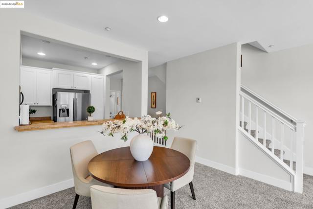 6063 Old Quarry Loop, Oakland CA: https://media.crmls.org/mediaz/a410122c-dc23-4ebf-9352-b0a56cd46a30.jpg