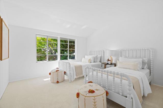 1861 Limetree Lane, Mountain View CA: https://media.crmls.org/mediaz/a4102724-220c-49f4-af15-903ca6b0c392.jpg