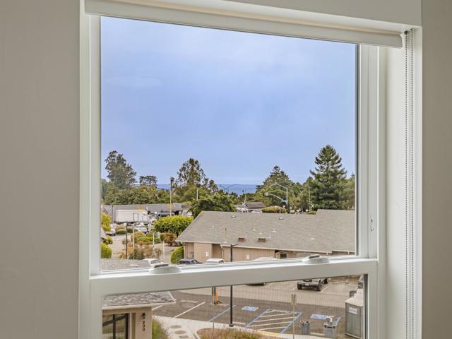 121 Aptos Village Way, Aptos CA: https://media.crmls.org/mediaz/a4106525-c8f2-4ae6-be34-fed236c83391.jpg